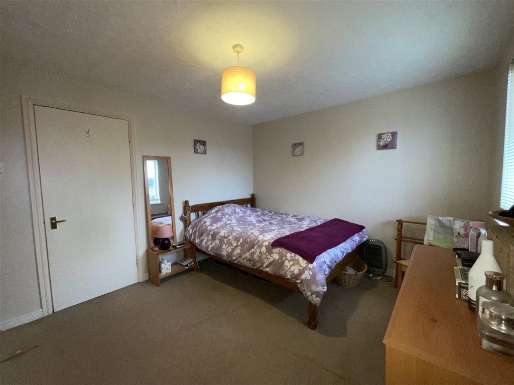 Property photo 1 of 6 Bedroom 1 B