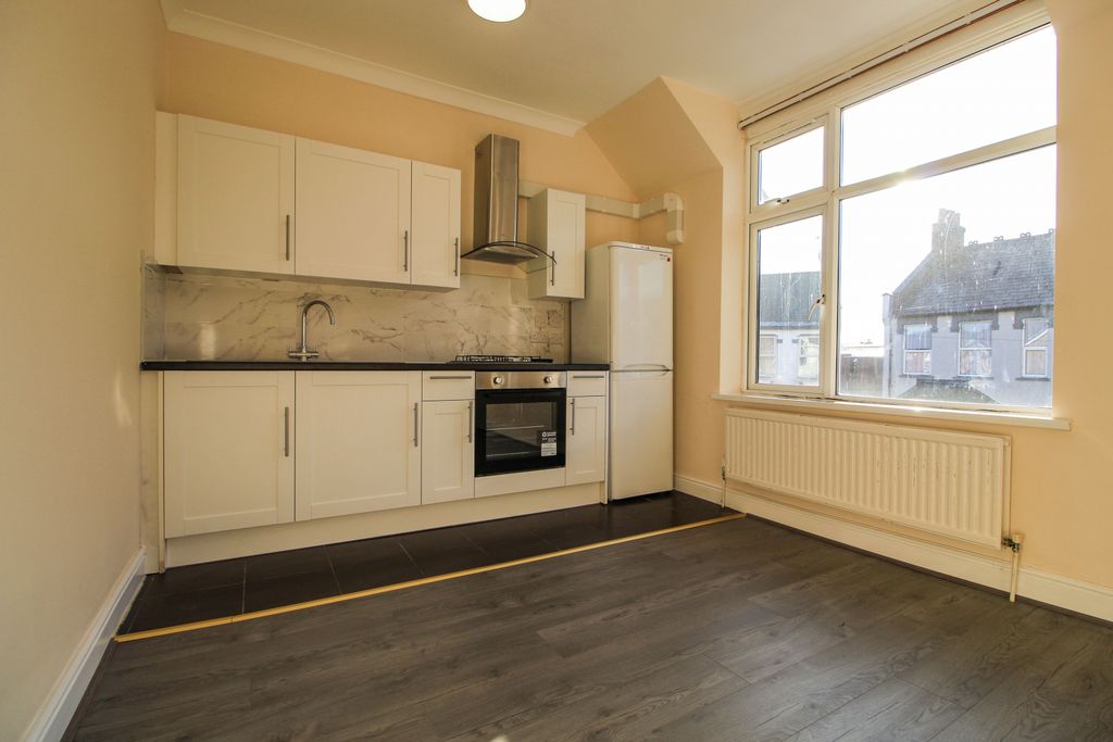 Property photo 3 of 12 Gallery