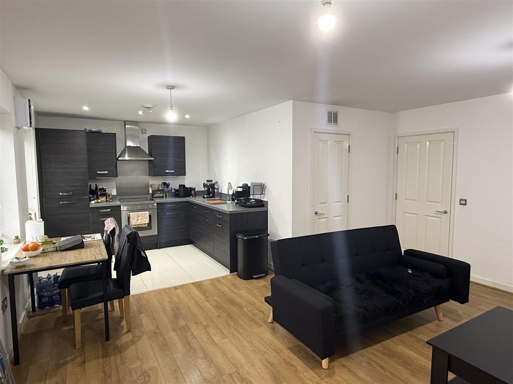 Additional image 8 of 2 bed flat for saleLincoln Road, Peterborough PE1