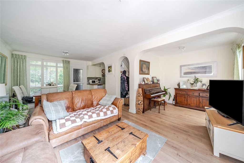 Property photo 2 of 17 Picture No. 23