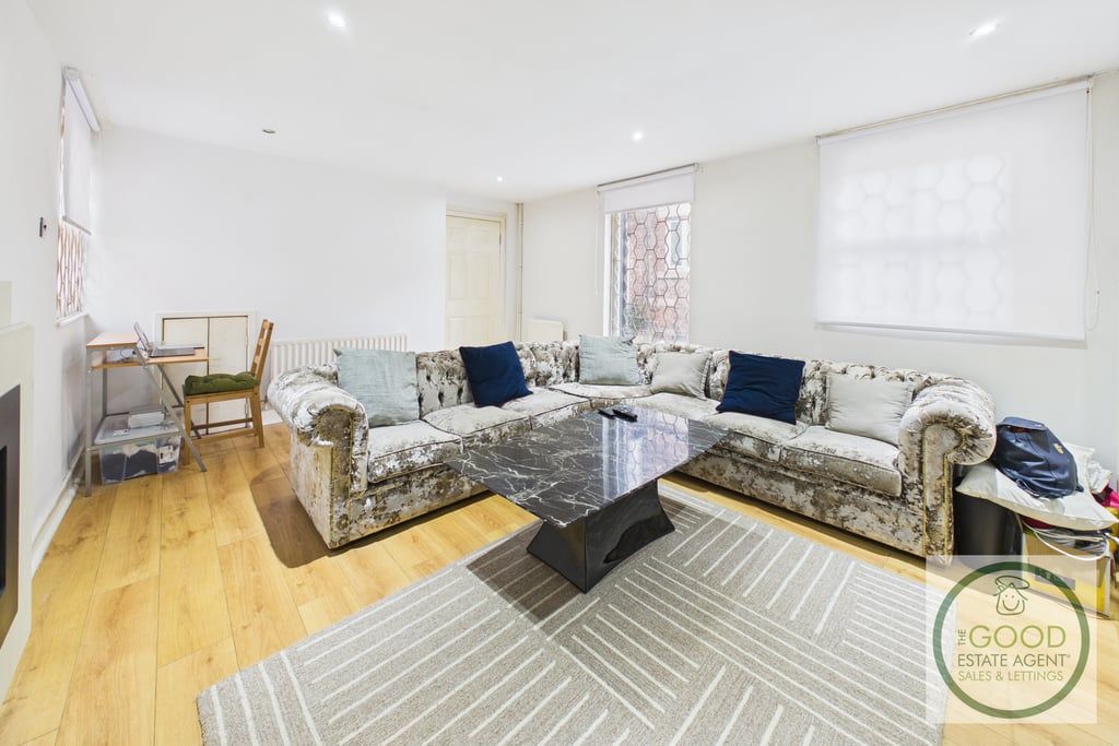 Property photo 3 of 11