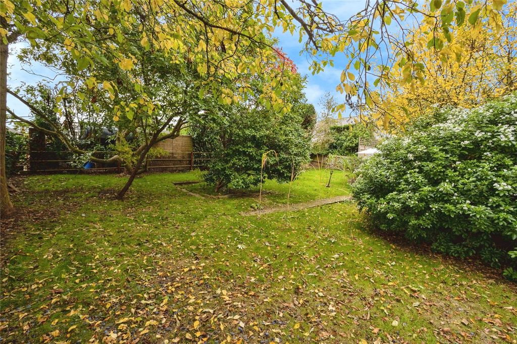 Property photo 3 of 16 Picture No. 11