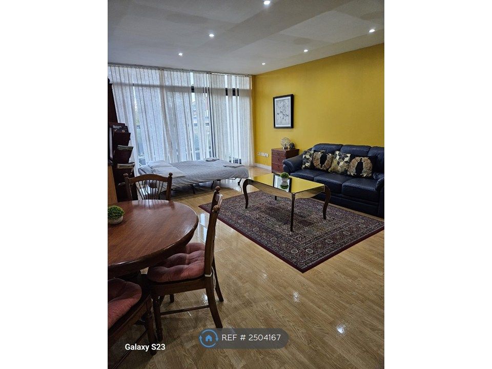 Property photo 2 of 13 Dining Table Sofa Coffee Table