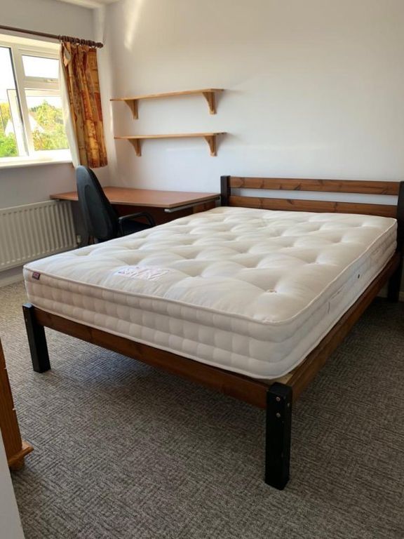 Property photo 2 of 18 Bedroom