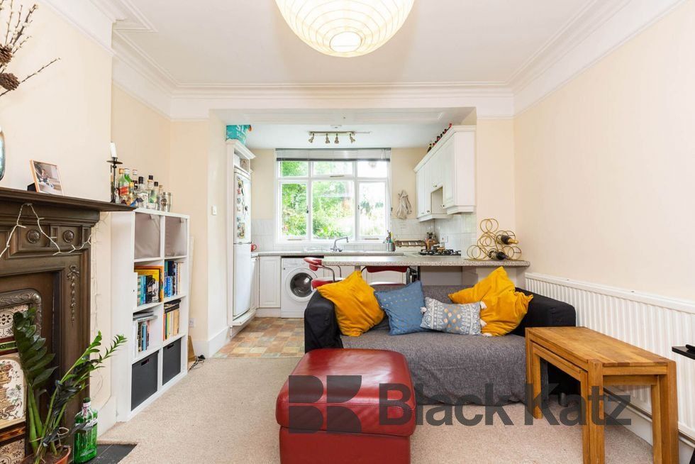 Property photo 1 of 9