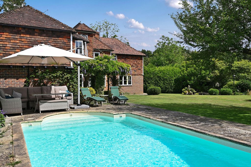 Property photo 2 of 30 Swimming Pool