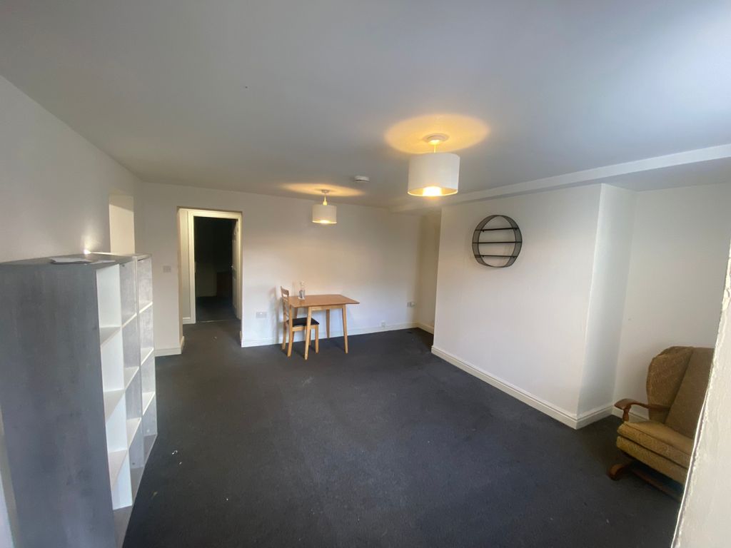 Property photo 3 of 6 Gallery