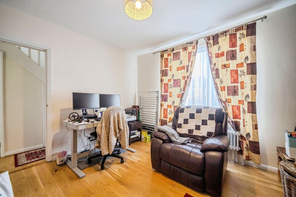 Property photo 2 of 21 Pbox-Img.Jpg
