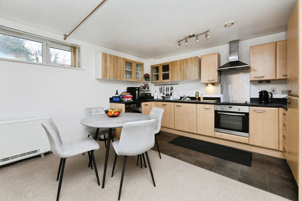 Property photo 2 of 16 Pbox-Img.Jpg