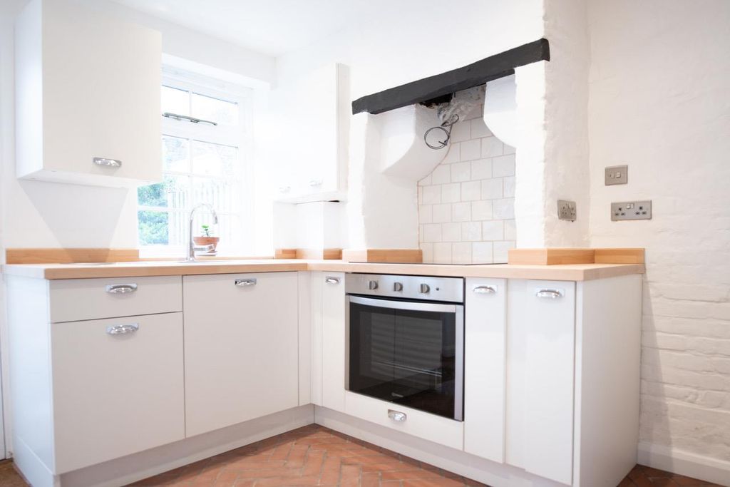 Property photo 2 of 12 Kitchen