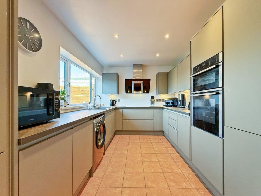 Property photo 2 of 12 4840726