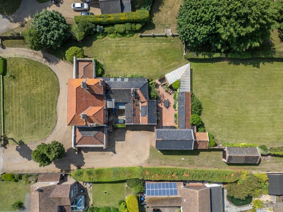 Property photo 2 of 38