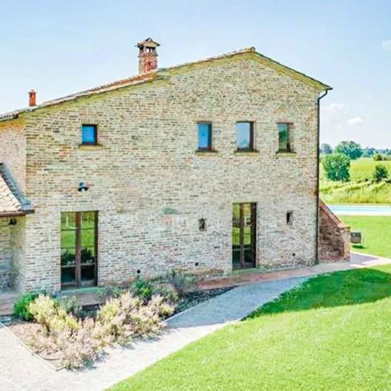 Property photo 1 of 21 Rustic Country House In Cortona, Tuscany