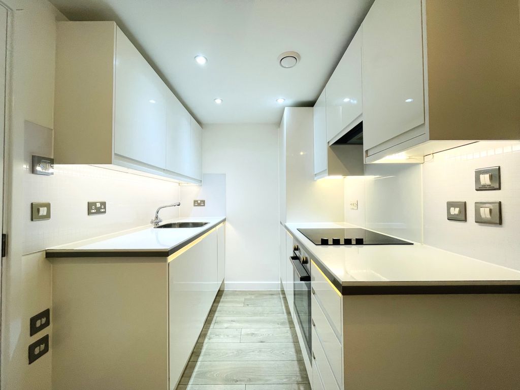 Property photo 3 of 7 Gallery