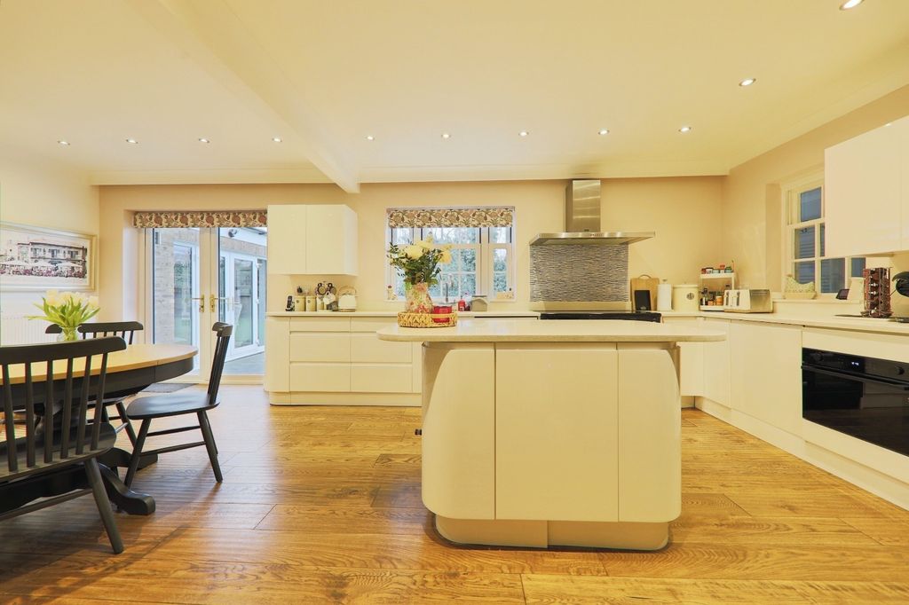 Property photo 3 of 19 4778516