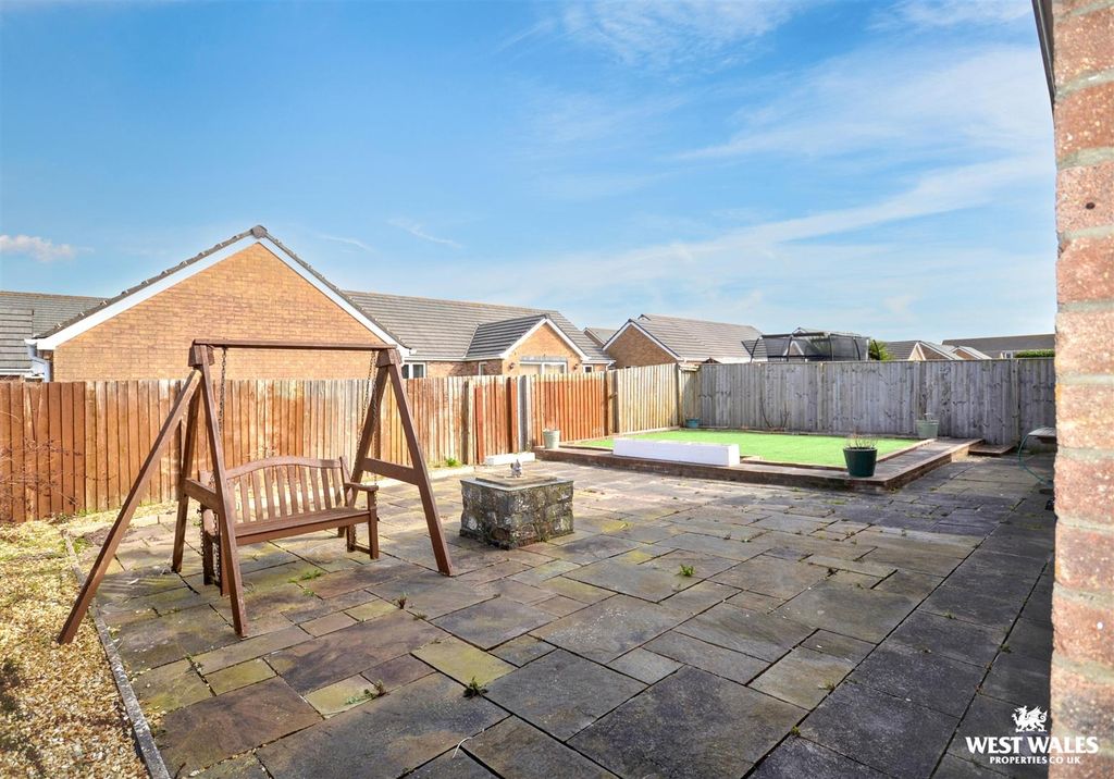 Additional image 12 of 3 bed detached bungalow for saleSkomer Drive, Milford Haven SA73