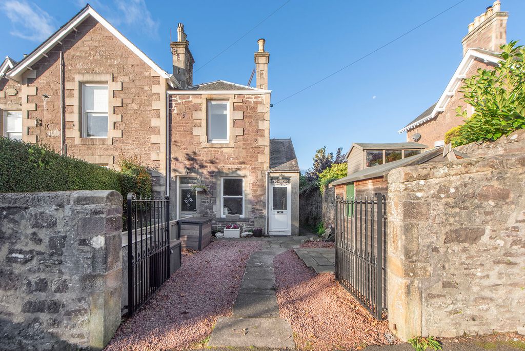 Property photo 1 of 11