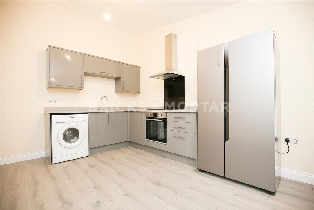 Property photo 2 of 8 x17v0Neumfnlahkx-Abl1Zogdts.Jpg