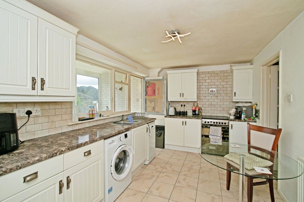 Property photo 3 of 8 Pbox-Img.Jpg