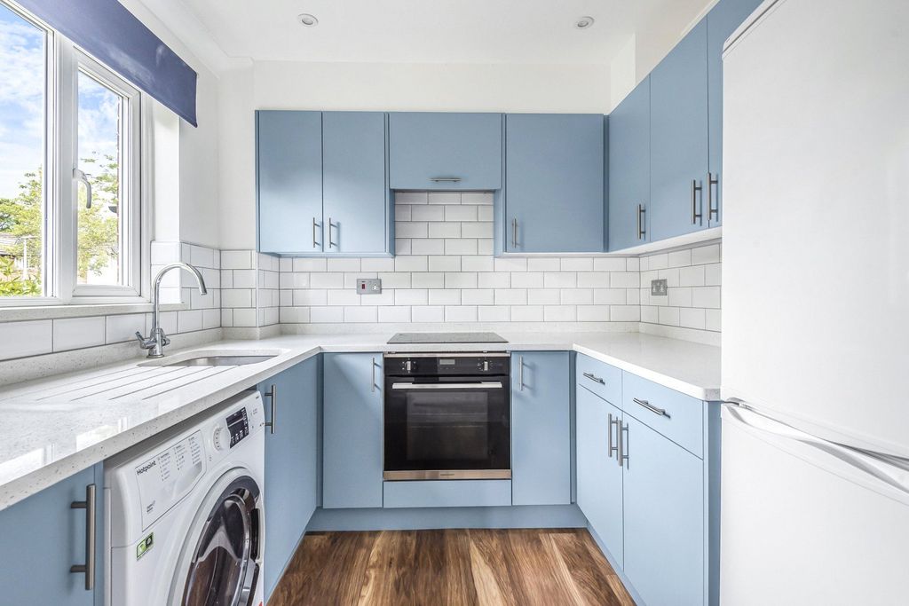 Property photo 2 of 9 3