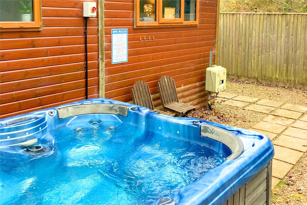 Property photo 2 of 18 Picture No. 21