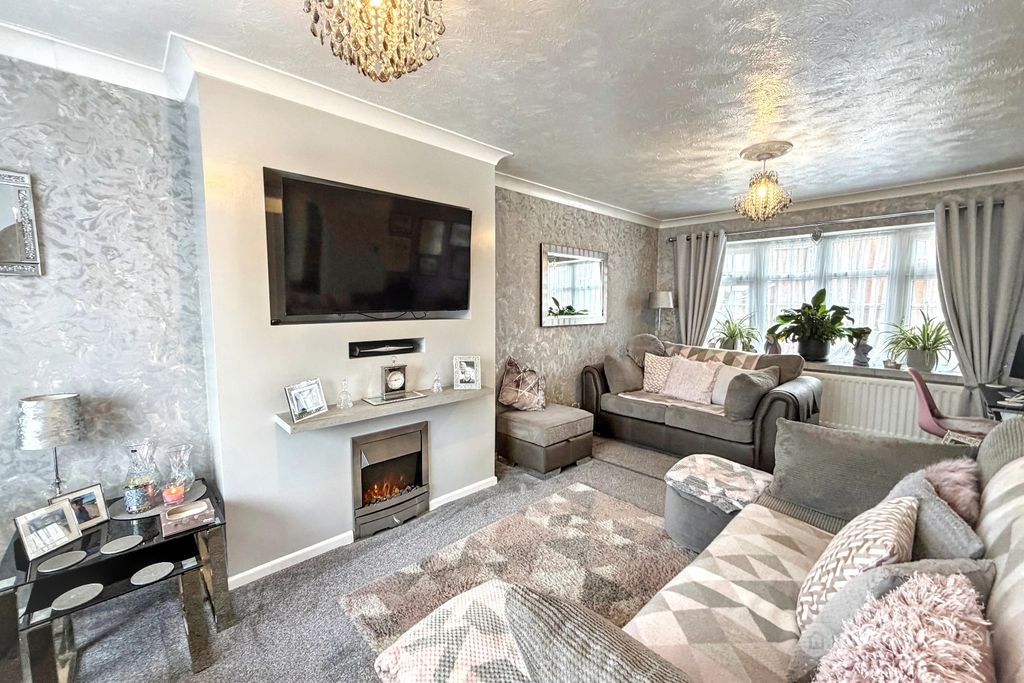 Property photo 2 of 26 5565423