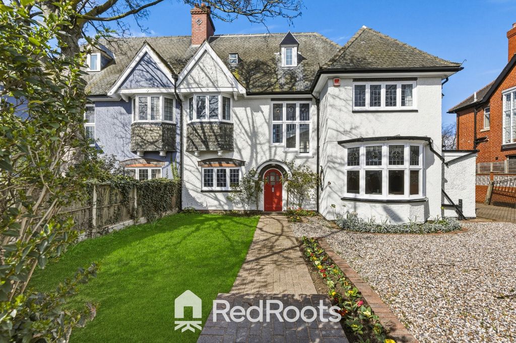 Property photo 1 of 40 4976690