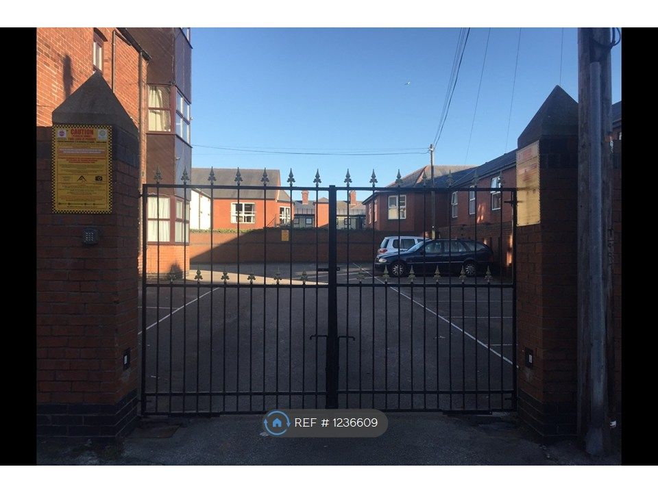 Property photo 2 of 10 Gated Parking