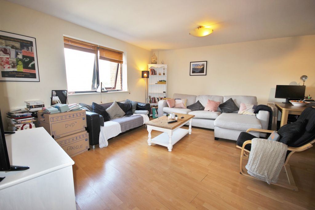 Property photo 2 of 6