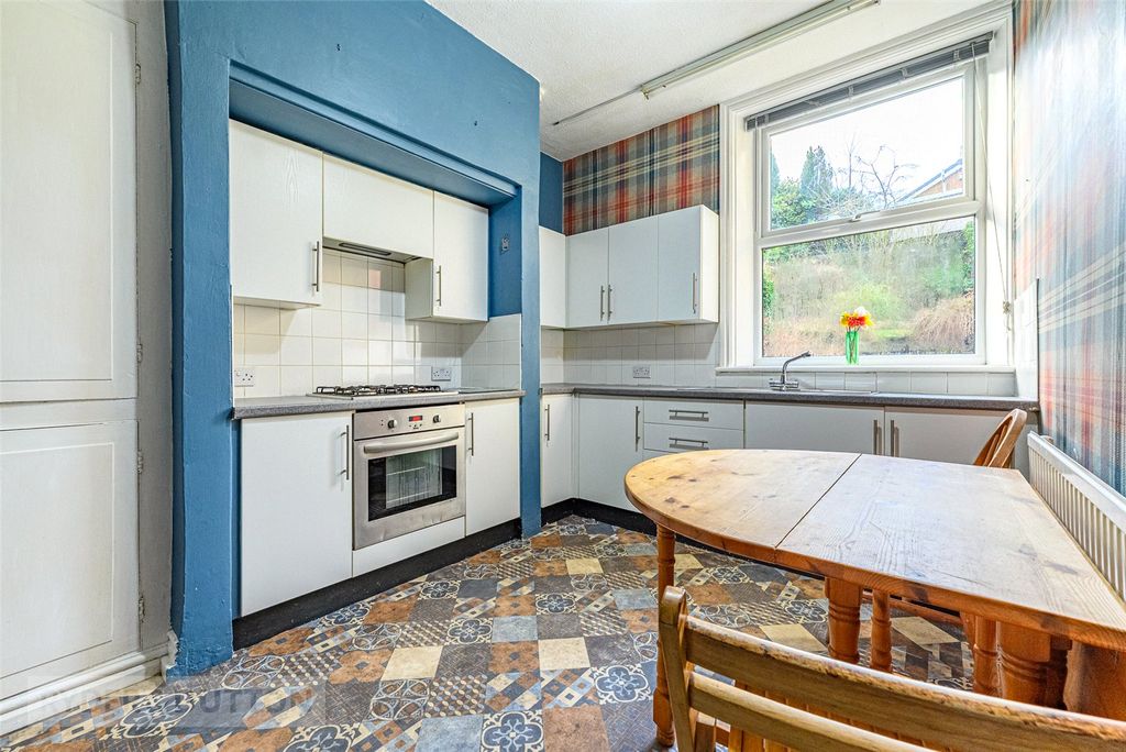 Property photo 2 of 17 Breakfast Kitchen