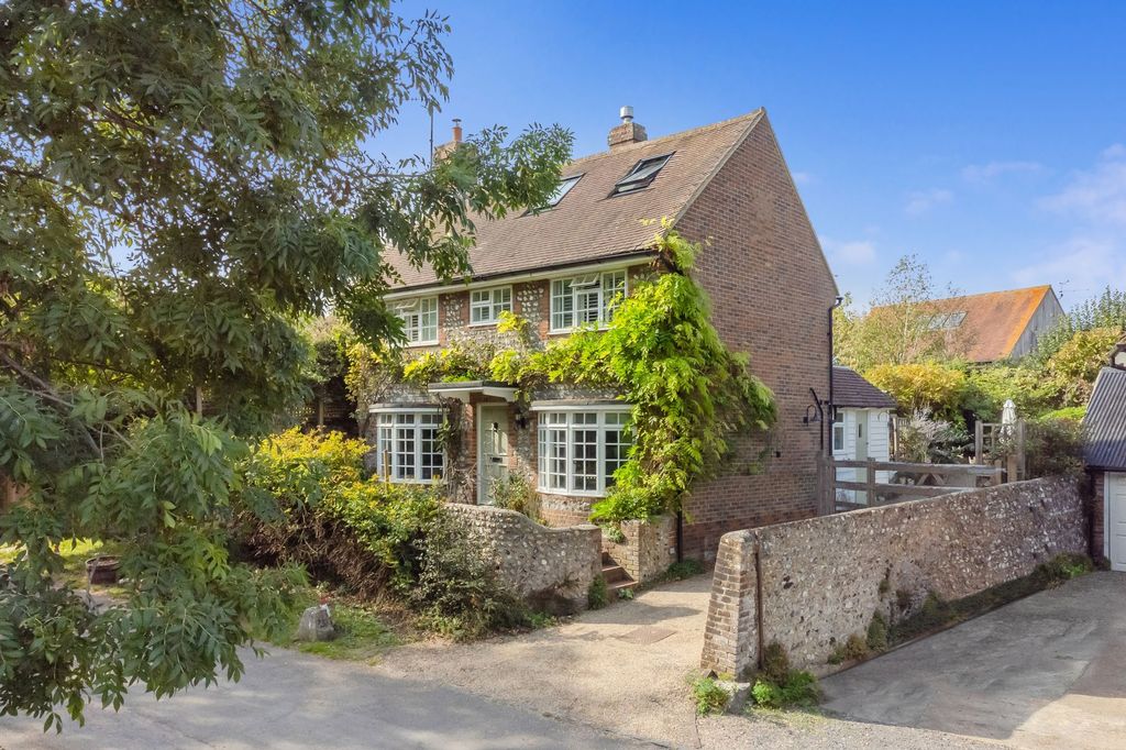 Property photo 1 of 32