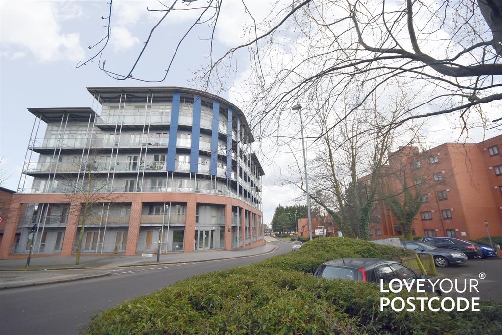 Property photo 1 of 9