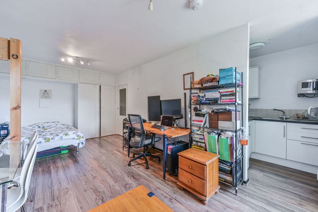 Property photo 2 of 6