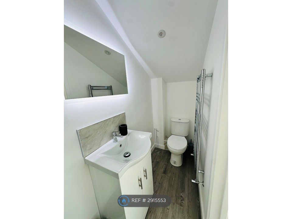 Property photo 2 of 35