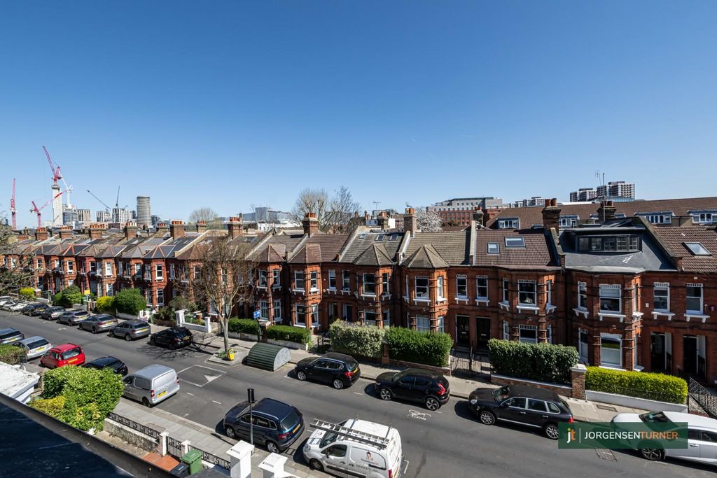 Property photo 3 of 10 Lime Grove 28 Tff-010 Lr - Jt.Jpg