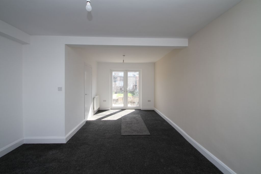 Property photo 2 of 10 Lounge To Rear