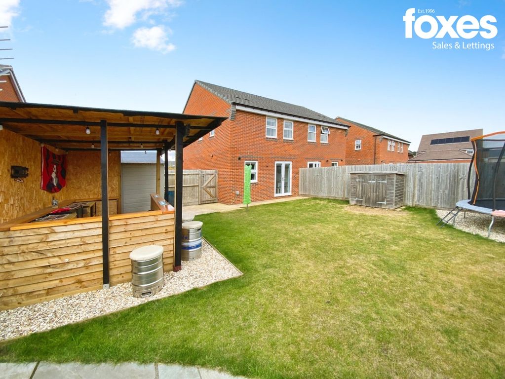 Property photo 2 of 18 4409022