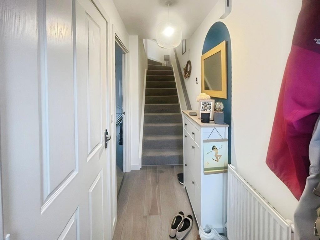 Property photo 2 of 14 Entrance Hall