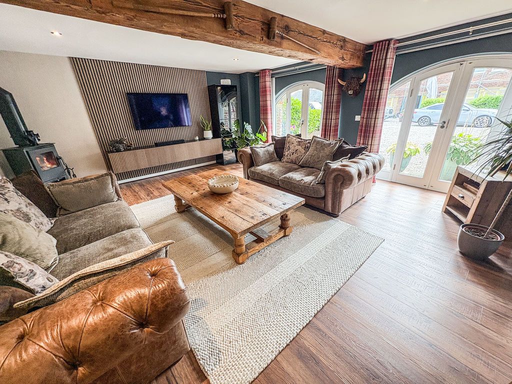 3 bed barn conversion for salePark Farm Barnes, Blyth NE24 photo 5