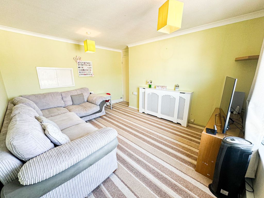 Property photo 3 of 14 Burgess Road E15