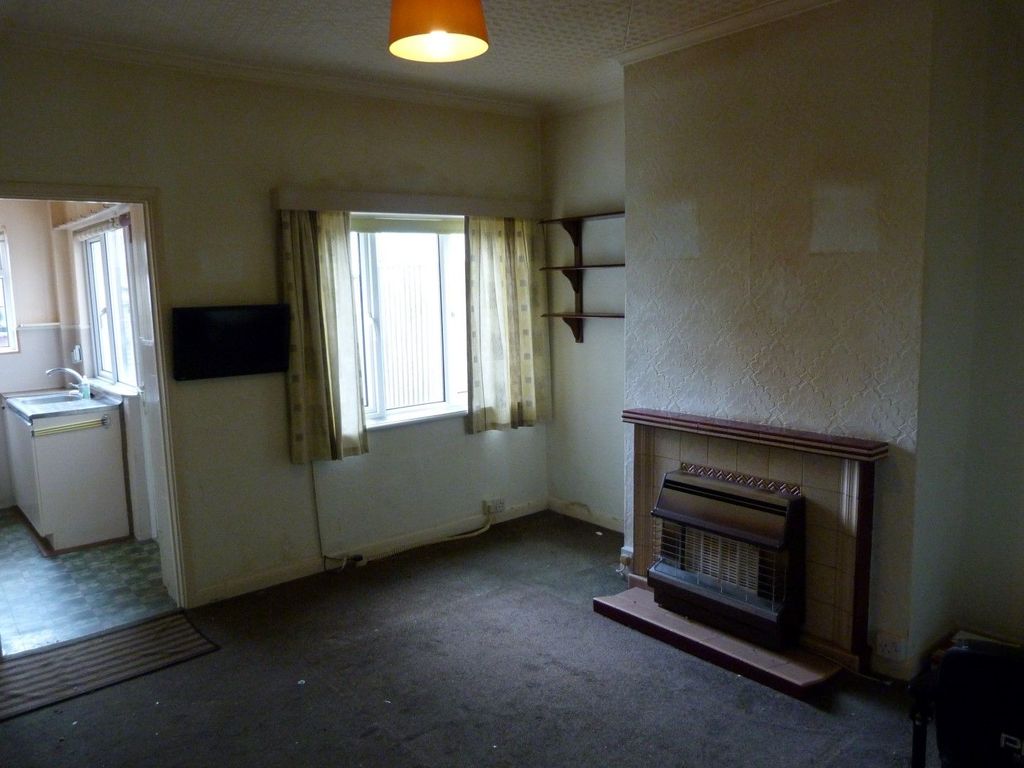 Property photo 3 of 8 Photograph 3
