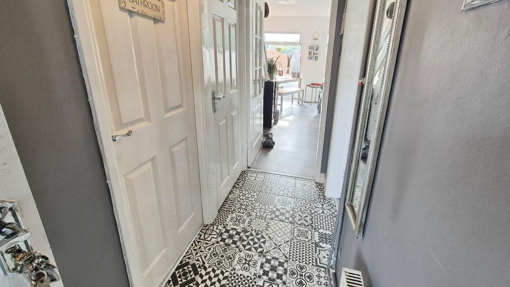Property photo 2 of 19 Hall