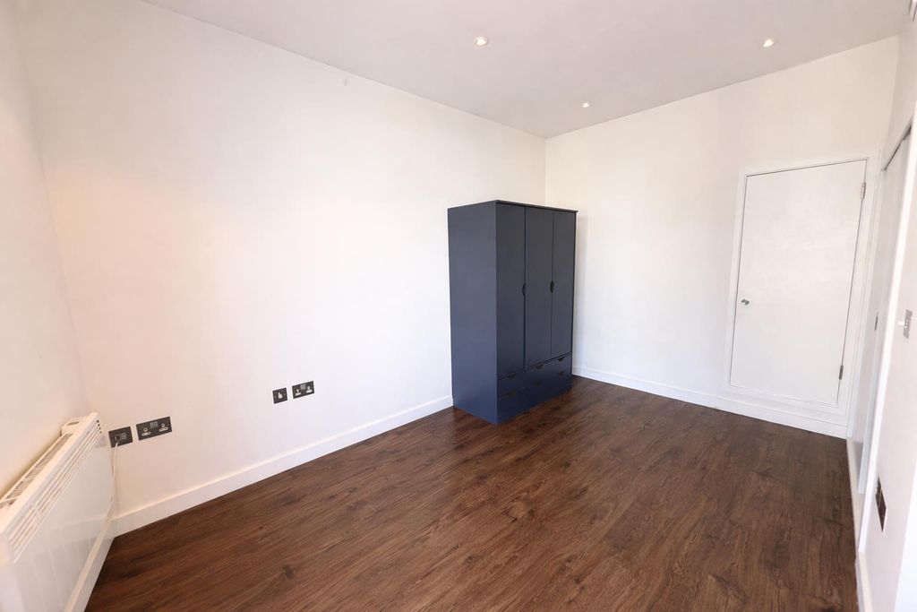 Property photo 3 of 4 Bedroom.Png