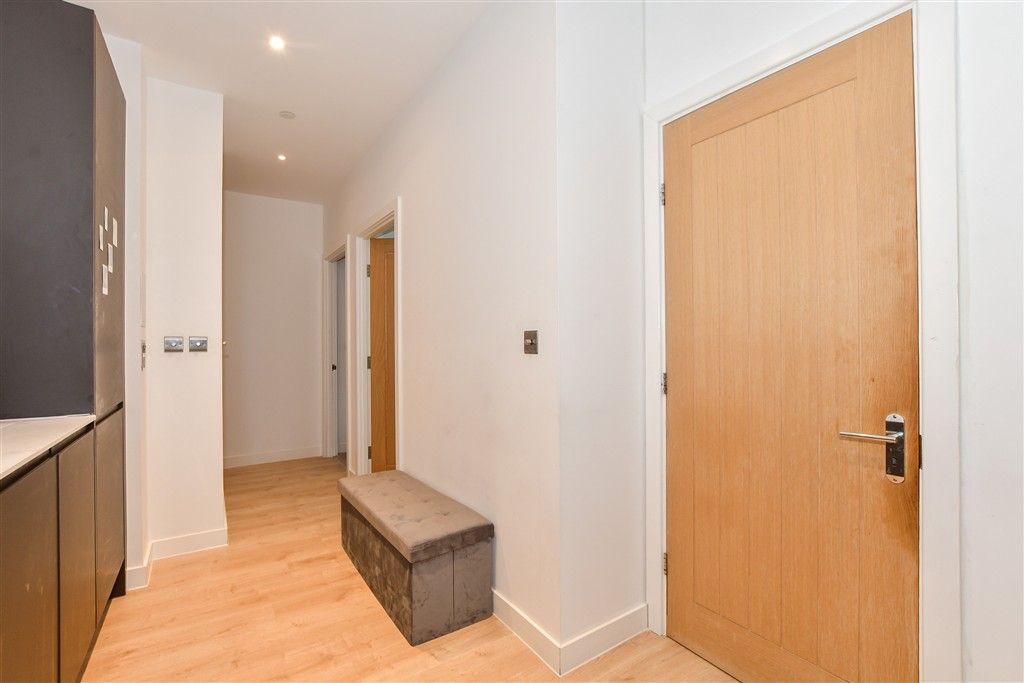 Property photo 3 of 6 Kitchen