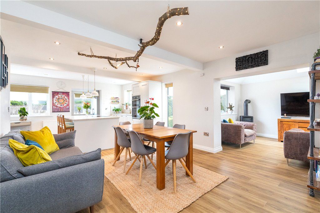 Property photo 2 of 15 Dining Kitchen