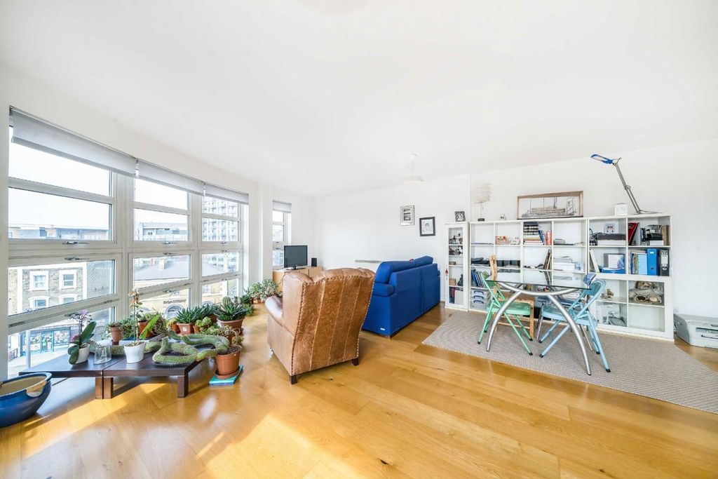 Property photo 2 of 9