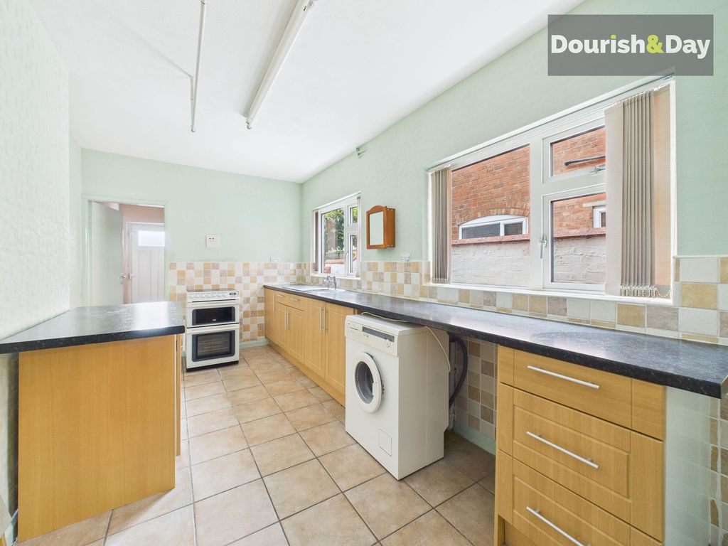 Property photo 2 of 12 Kitchen