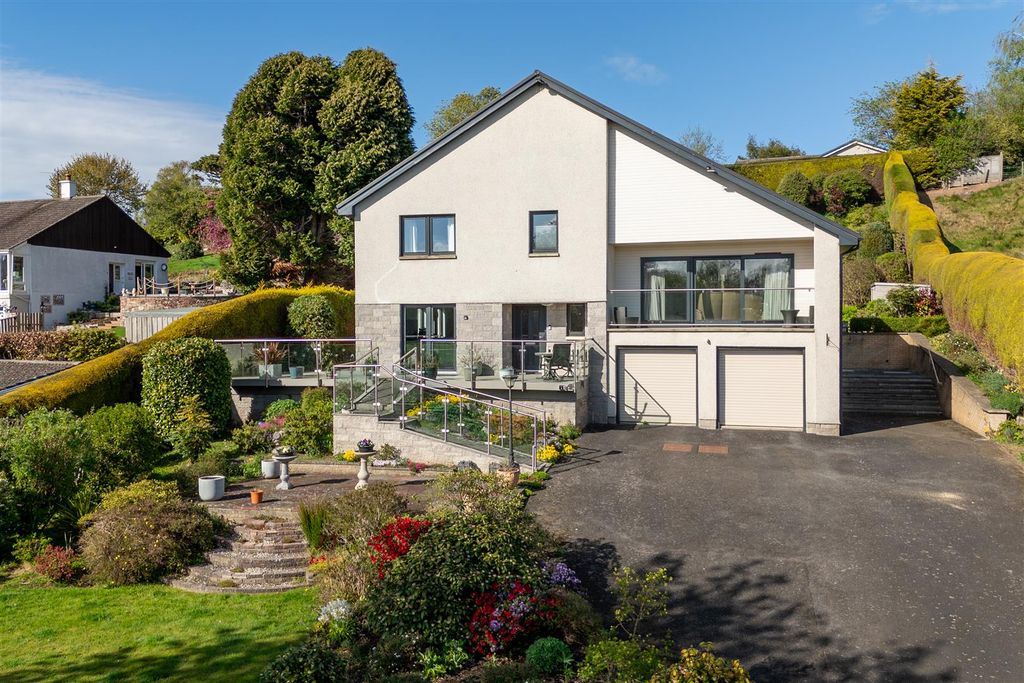 Property photo 1 of 43 Parkdale_Croft_Road_Kelso-1.Jpg