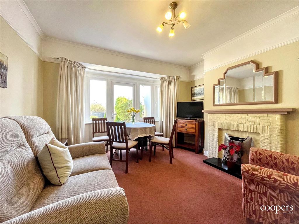 Property photo 2 of 12 Lounge (3).Jpg