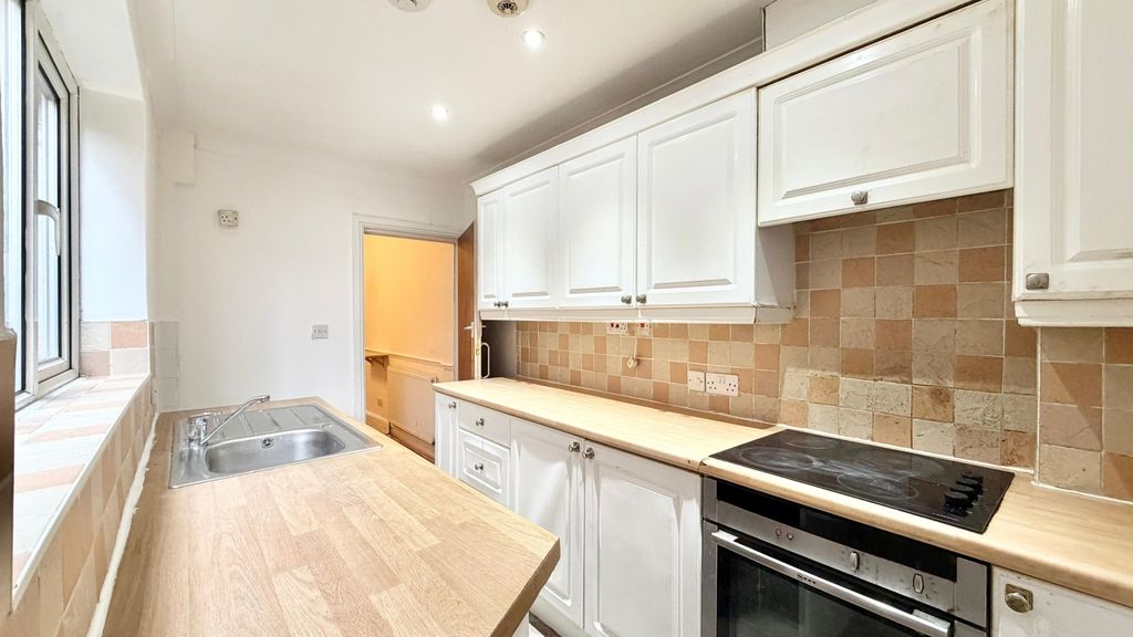 Property photo 3 of 15 Kitchen